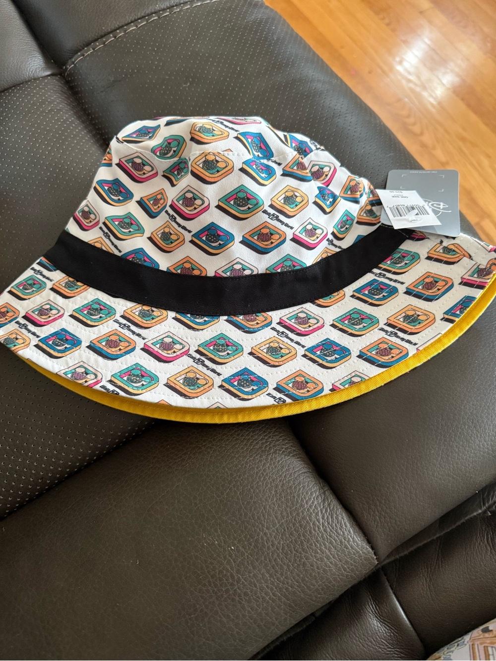 Disney World Mickey Retro Print Reversible Bucket Hat NWT